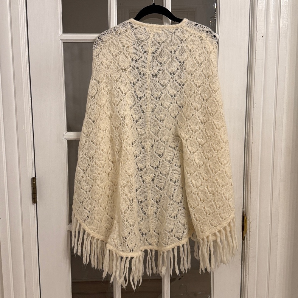ANTHROPOLOGIE SLEEPING ON SNOW Women's Ivory Knit Fringe Open Poncho Cardigan - Picture 4 of 4